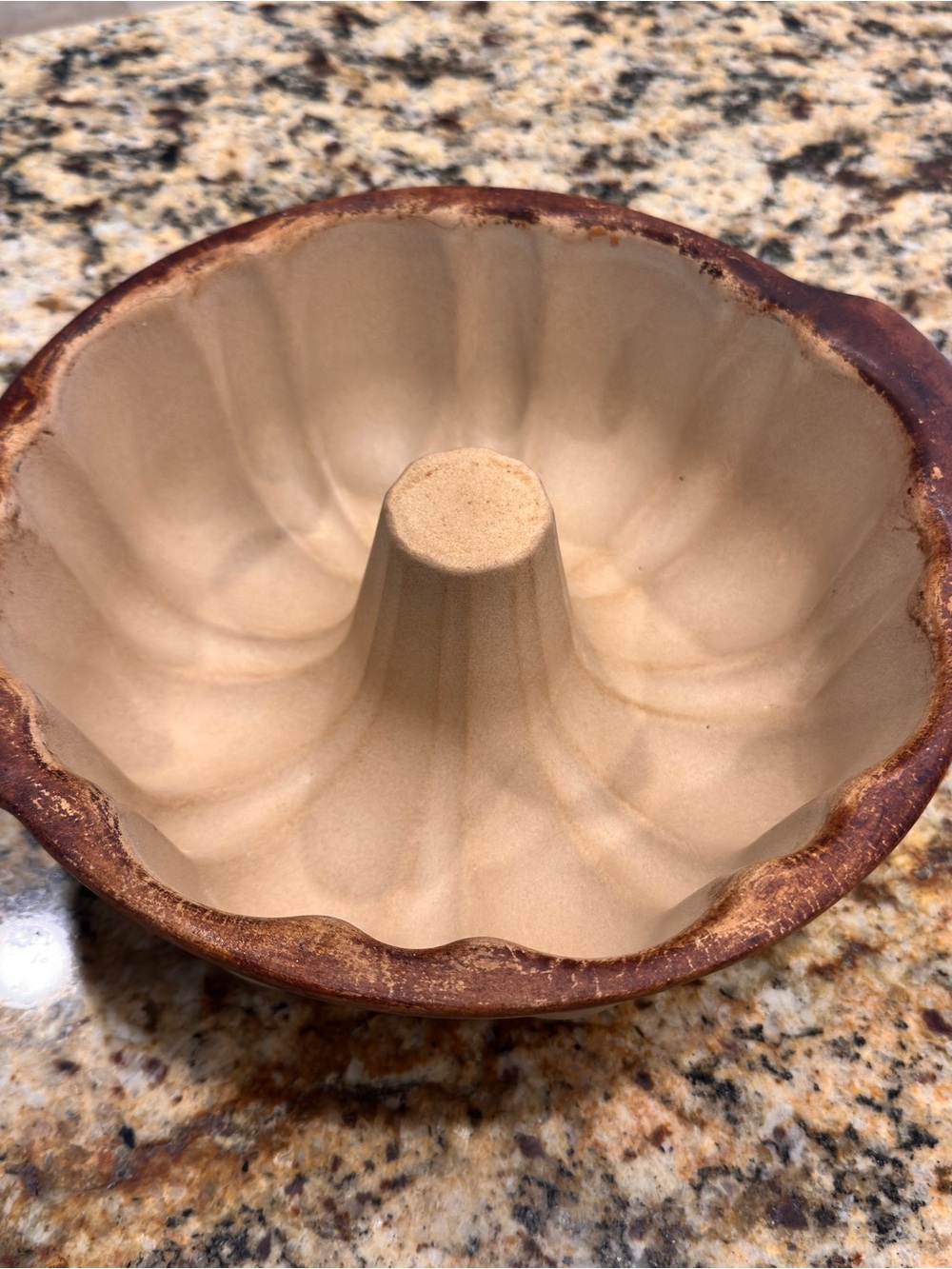Pampered Chef Stoneware Bundt Pan RETIRED